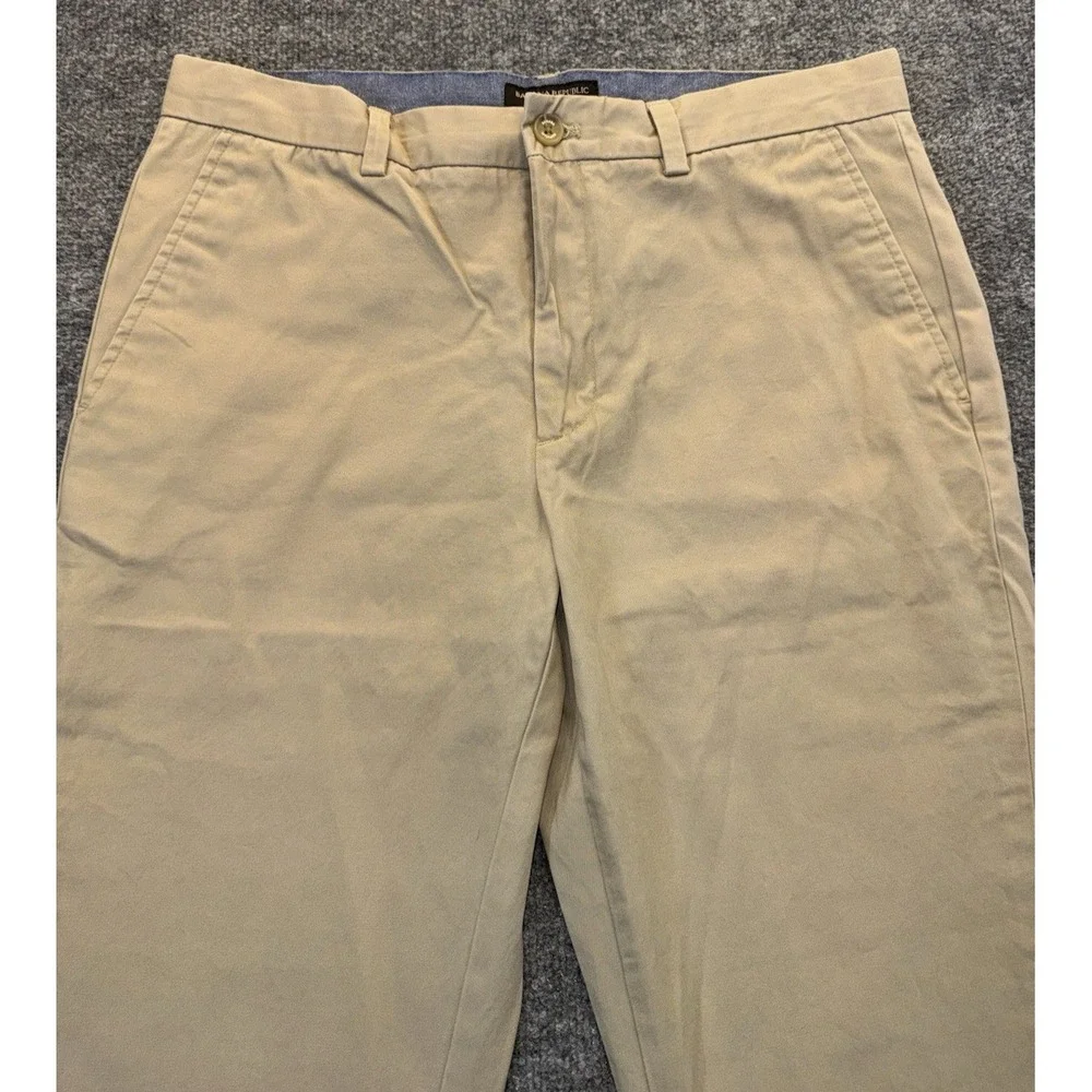 Banana Republic brand banana